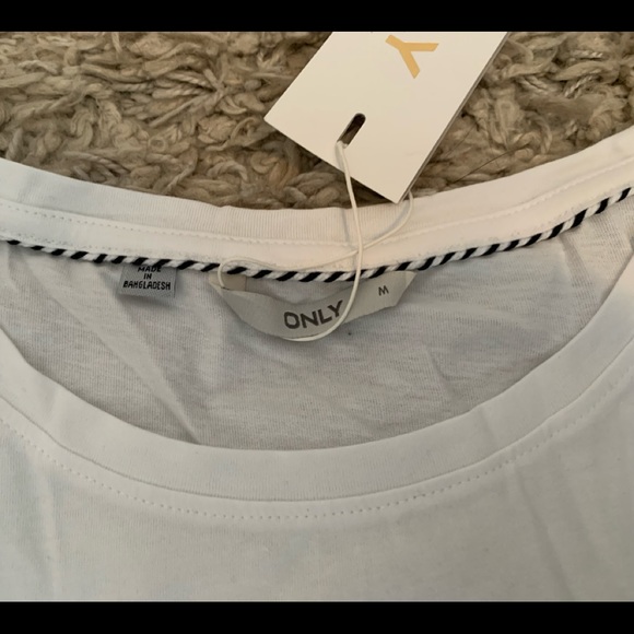 ONLY | Sequinned Donut Shirt - Picture 3 of 4